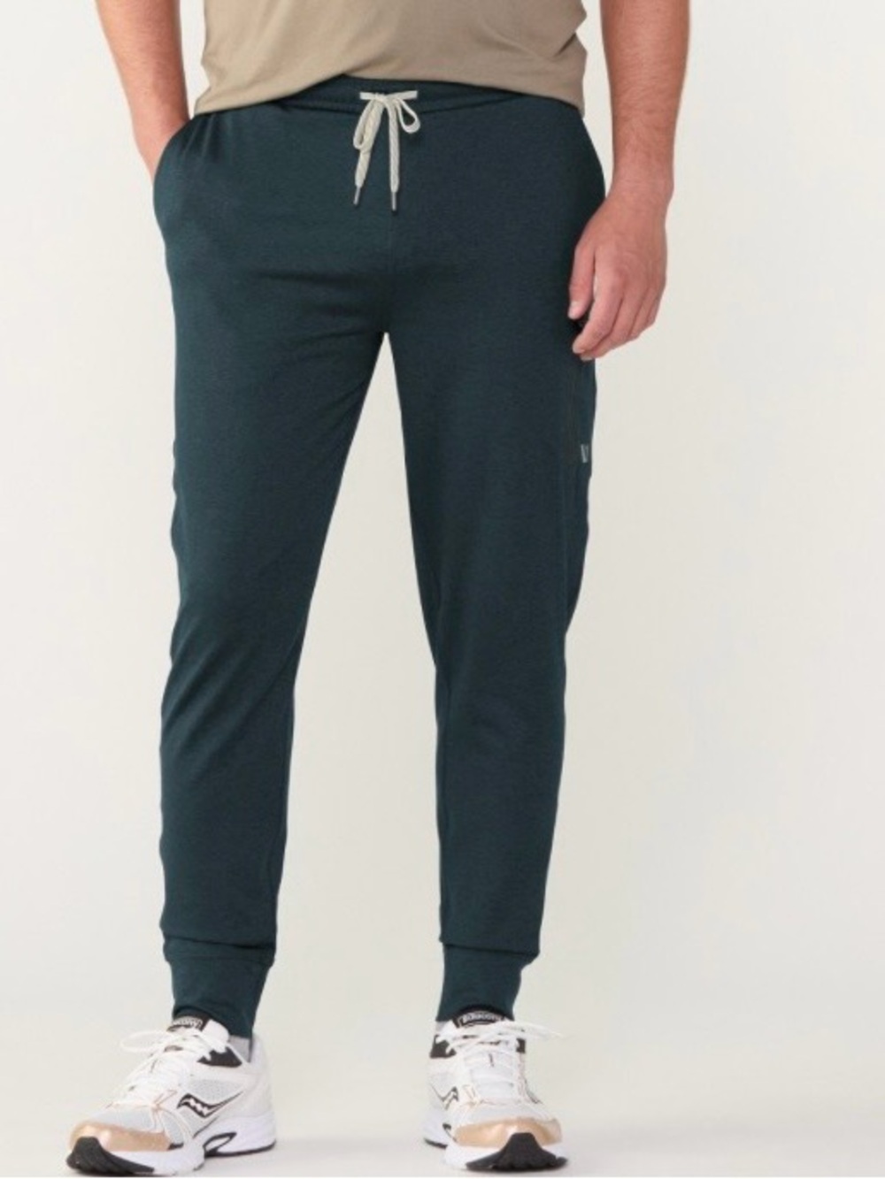 Vuori Sunday Perf Track Pant 2.0 Brand NWT. Ink Heather